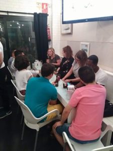 Intercambio de Idiomas en White Bar para hablar Inglés, Español, Francés, Alemán, Italiano, Árabe